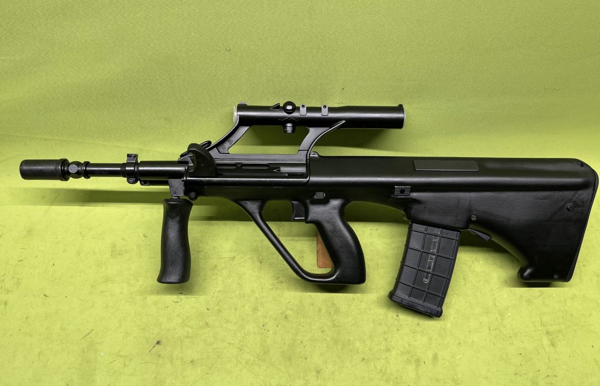 KARABIN SAMOPOWTARZALNY STEYR AUG A2, kal. 5,56x45mm (.223 Rem) Stan wizualny: nowy