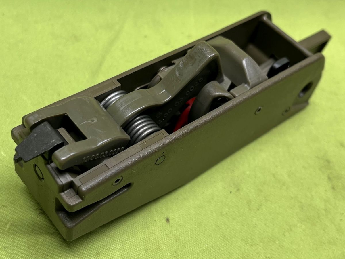 KARABIN SAMOPOWTARZALNY STEYR AUG A2, kal. 5,56x45mm (.223 Rem) Stan wizualny: nowy